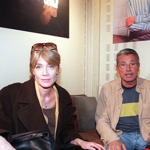 Françoise Hardy et Jean-Marie Périer, le 27 novembre 1998, lors d'une exposition du photographe. AGENCE / BESTIMAGE