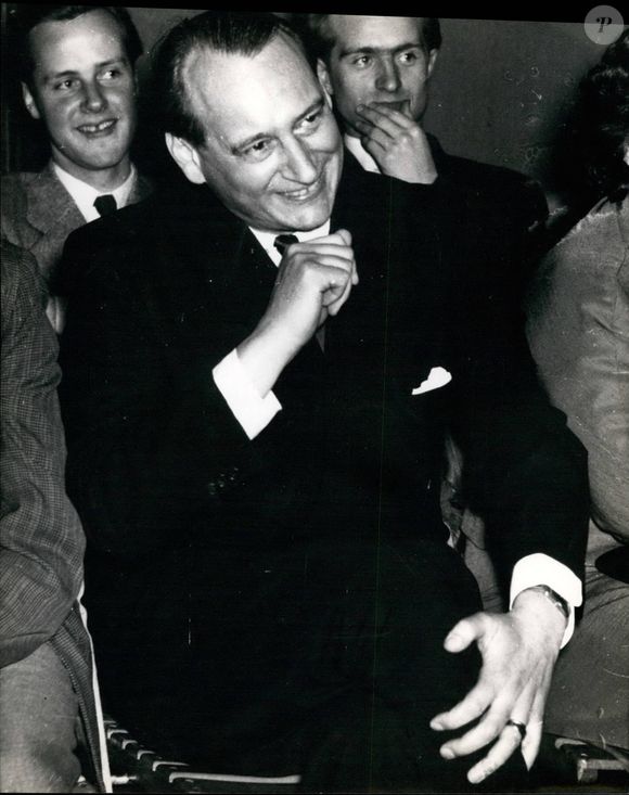 Le Prince Philipp de Prusse fait partie de la maison de Hohenzollern, autrefois dirigée par Louis Ferdinand.

Le chef de la maison de Hohenzollern, le prince Louis Ferdinand, le 4 avril 1955.

Keystone USA Collection / Bestimage