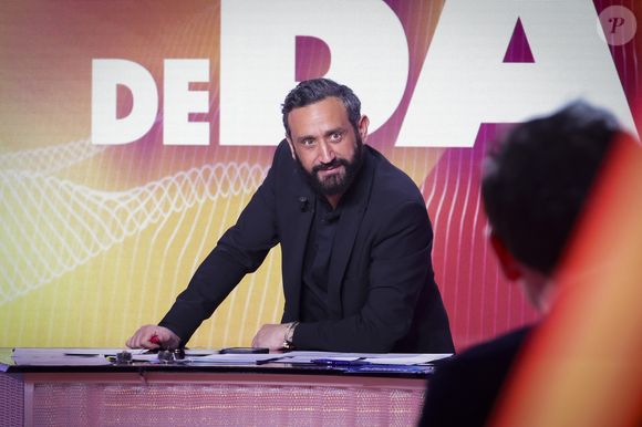 Exclusif - Cyril Hanouna, sur le plateau de l’émission « TPMP » présentée par C.Hanouna et diffusée en direct sur Youtube et sur toutes les box (SFR, FREE, Bouygues, MyCanal etc), Paris, France, le 19 mars 2025. © Jack Tribeca / Bestimage