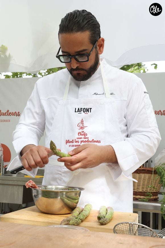 Les Chefs à Saint-Tropez fêtent les producteurs 2026. Mohamed Cheikh place des Lices à Saint-Tropez, le 3 mai 2026., pour "la battle de panier surprise". ©Jean-Marc LHOMER/Bestimage.00753585