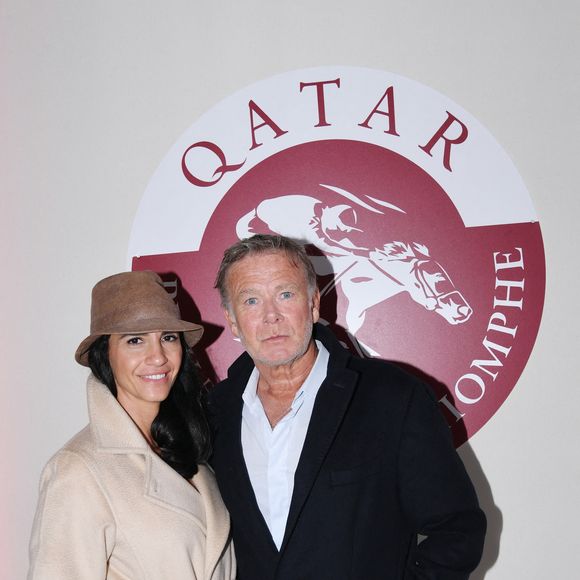 “Je rêvais d’aller au ski l’hiver et de faire du cheval en Amérique”, explique-t-il à Paris Match 

Franck Dubosc et sa femme Danièle au prix Qatar Arc de Triomphe à l'Hippodrome de Longchamp le 6 octobre 2024  

© Rachid Bellak / Bestimage