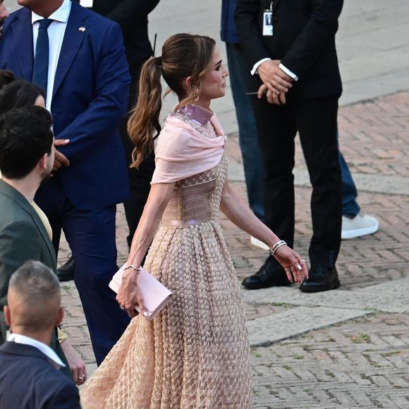 Rania Al-Abd Allah di Giordania arrivant au Campo della Madonna dell'Orto avant le mariage des Bezos, à Venise, Italie, le 26 juin 2025. Photo par SGP/SPUS/ABACAPRESS.COM