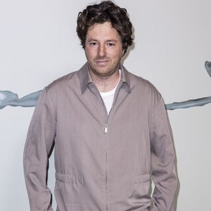 A propos d'Éléonore qui n'a jamais nié l'existence des SMS d’insultes envoyés il y a deux ans alors que sa romance avec Jean Imbert prenait fin, certains d'entre eux ont été déterrés : "Je te gerbe", "t’es sale", "pauvre mec", ou encore "t’es la plus grosse merde du siècle". 


Jean Imbert au photocall du défilé de mode masculine prêt-à-porter printemps-été 2022 Dior x Travis Scott à Paris, France, le 25 juin 2021. © Olivier Borde/Bestimage