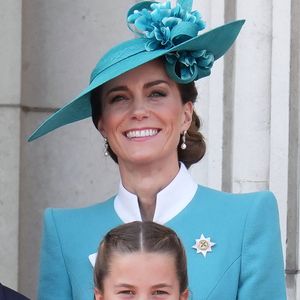 Catherine (Kate) Middleton, princesse de Galles, La princesse Charlotte de Galles, - Les membres de la famille royale britannique au balcon de Buckingham Palace lors de la cérémonie Trooping the Colour à Londres, le 14 juin 2025. Affecté par le crash du Boeing 787 Dreamliner à Ahmedabad du 12 juin, le souverain et les officiels porteront un brassard noir en hommage aux plus de 270 victimes. Bon nombre d'elles étaient des ressortissants britanniques.© James Whatling / Bestimage