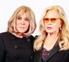 Suivie par une nouvelle génération sur les réseaux sociaux, la chanteuse a d'ailleurs dévoilé sa routine capillaire.

Brigitte Macron, première dame de France, et Sylvie Vartan au défilé Stéphane Rolland à la Salle Pleyel, "Collection Haute Couture Printemps/Eté 2025" lors de la Fashion Week de Paris (PFW), le 28 janvier 2025. © Christophe Clovis / Bestimage