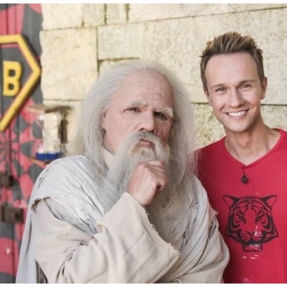 Cyril Féraud prend le relais de Olivier Minne et va animer l'émission "Fort Boyard". Capture d'écran Instagram