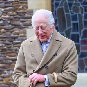 Le roi Charles III d'Angleterre - La famille royale britannique se rend à la messe de Noël à Sandringham le 25 décembre 2024.