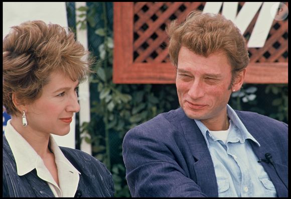 Archives - Johnny Hallyday et Nathalie Baye au Festival de Cannes en 1985.  (ANGELI-RINDOFF / BESTIMAGE).