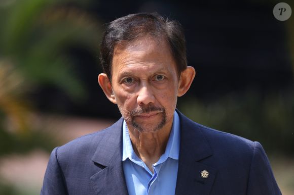 Il s'agit de la Place Vendôme, où il possède le magnifique hôtel de Coëtlogon, 

Hassanal Bolkiah (Sultan de Brunei) arrive au "Leader's Retreat" en marge de la réunion des chefs de gouvernement du Commonwealth à l'Intare Conference Arena à Kigali, le 24 juin 2022.

Photo : PA Photo/ Bestimage