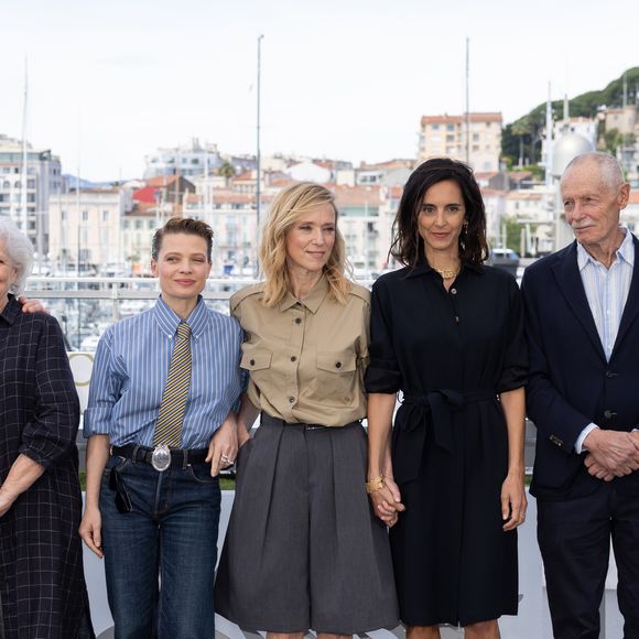 David Thion, Marie-Christine Barrault, Mélanie Thierry, Léa Drucker, Charline Bourgeois-Tacquet, Erri De Luca et Charles Berling au photocall du film "La Vie D'Une Femme" lors du 79ème Festival International du Film de Cannes, France, le 14 mai 2026. © Jacovides-Moreau/Bestimage