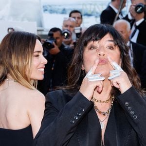 Romane Bohringer était également présente.
Elodie Bouchez, Romane Bohringer - Montée des marches du film " Histoires de la nuit " lors du 79ème Festival International du Film de Cannes, le 21 mai 2026. © Jacovides-Moreau / Bestimage