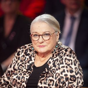Exclusif - Josiane Balasko lors de l'enregistrement de l'émission "Famille je vous aime" présentée par M.Drucker et qui sera diffusée le 29 décembre sur France 3, au studio Rive gauche, à Paris, France, le 2 décembre 2025. © Gaffiot-Perusseau/Bestimage