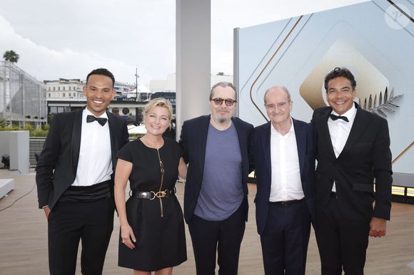Exclusif - Mohamed Bouhafsi, Anne-Elisabeth Lemoine, Gary Oldman, Pierre Lescure, Patrick Cohen sur le plateau de l'émission "C à vous" le 20 mai 2014 lors du 77ème Festival International du Film de Cannes pour une diffusion le 21 mai. © Jack Tribeca / Bestimage