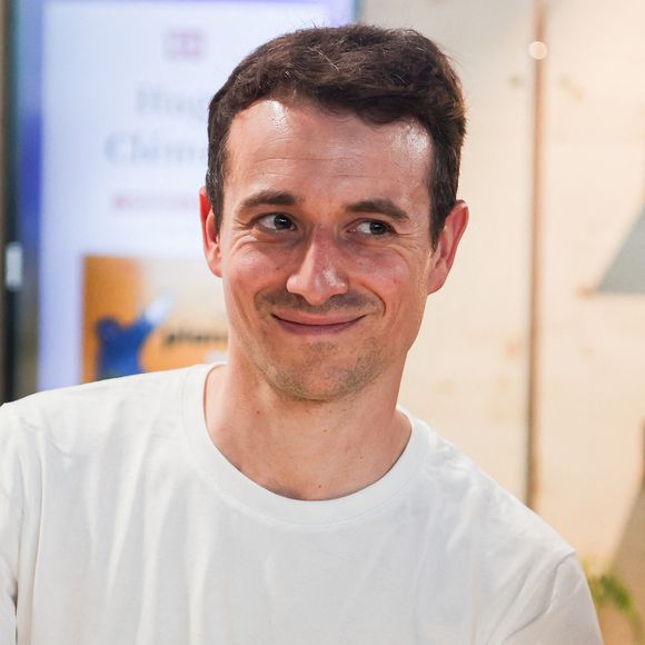 Cette nouvelle opinion du journaliste engagé qu'est Hugo Clément ne devrait, une fois de plus, pas manquer de diviser.

Hugo Clement signe son livre au Festival du livre de Paris, au Grand Palais éphémère, le 12 avril 2024. Photo par Thibaud MORITZ/ABACAPRESS.COM