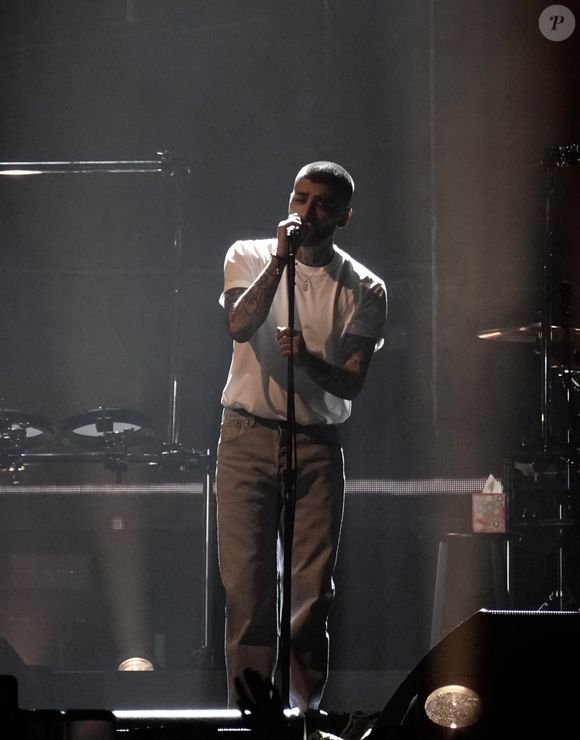 Mais il a tenu a remercier le personnel soignant et notamment les cardiologues...
Las Vegas, NV Zayn Malik du groupe One Direction se produit lors de sa première soirée de résidence à Las Vegas au théâtre Dolby Live.
Backgrid USA / Bestimage