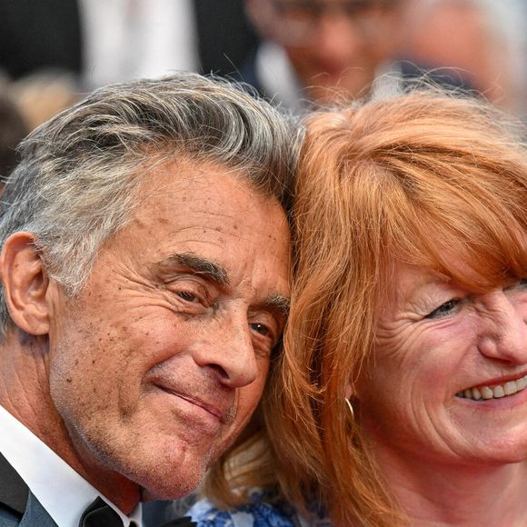 Gerard Holtz, Muriel Mayette Holtz assistant à la première du film Mascarade lors du 75ème Festival de Cannes à Cannes, France, le 27 mai 2022. Photo par Julien Reynaud/APS-Medias/ABACAPRESSS.COM