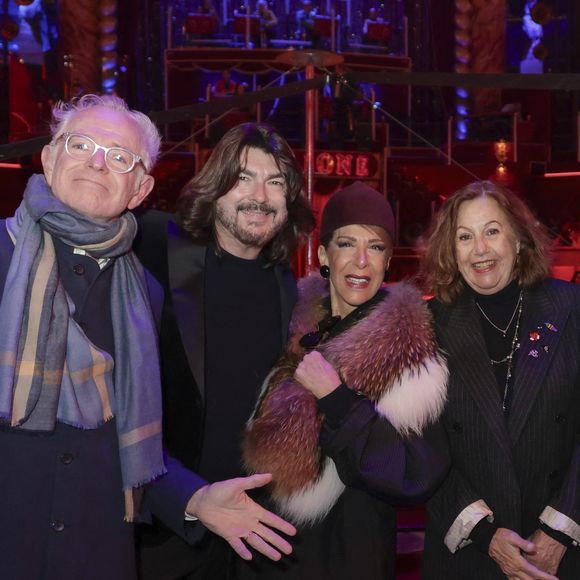 Il y avait du beau monde pour l'événement qui avait lieu ce samedi 10 janvier 2026 au Cirque Bouglione.

Mac Lesggy, Damien Nougarede, Stéphane Rolland, Hélène in Paris, guest, Sylvie Tellier, lors de la représentation pour Les Pièces Jaunes du Cirque Bouglione au Cirque d'Hiver organisée par le couturier Stéphane Rolland, Paris, France, le 10 janvier 2026. © Jack Tribeca / Bestimage
