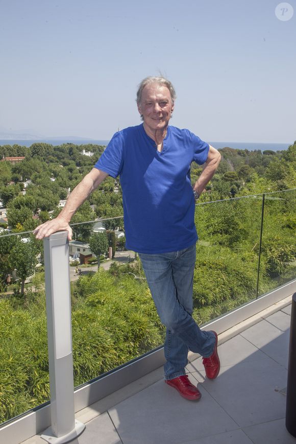Herbert Léonard - L'association "Enfant Star & Match" fête ses 10 ans. Au profit des enfants malades, les artistes se donne rendez-vous pour encourager l'accès au sport aux enfants malades. Antibes, le 8 juillet 2015. JLPPA / Bestimage