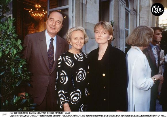 "Claude, c'est ma fille", a-t-elle déclaré sans détour. 

Archives : Jacques, Bernadette et Claude Chirac à Paris pour la remise de l'ordre de la légion d'honneur à Line Renaud Agence / Bestimage
