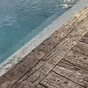 Sur Instagram, elle partage des images de ces réalisations, à commencer par la superbe piscine.

Karine Le Marchand dévoile de nouvelles images de sa superbe maison dans le Sud.