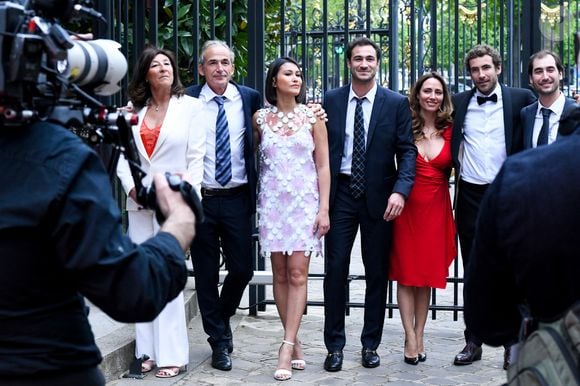 Exclusif - La famille Kretz : "L'Agence" sur TMC : Sandrine Kretz, Martin Kretz, Olivier Kretz, Majo (la grand-mère), Valentin et Louis à la soirée de gala des 50 ans de la Fondation Claude Pompidou à l'Hôtel Marcel Dassault à Paris, le 12 avril 2022. Photo : Rachid Bellak / LMS / Bestimage