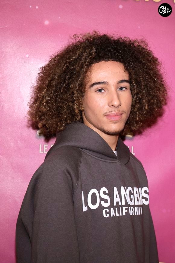 Selon lui, produire une chanson ou un clip a un coût "astronomique".

Masséo Banzept (Star academy 2024) à la premiere du spectacle "Lilly et le Palais du Music-Hall" au théâtre de la Tour Eiffel à Paris, France, le 29 novembre 2025. © Cédric Perrin/Bestimage