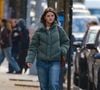 Bien qu'elle ait des parents célèbres, Suri Cruise semble pour le moment vouloir vivre sa vie loin des projecteurs...

New York, NY - EXCLUSIF - Suri Cruise est arrivée au Barrymore Theatre pour voir sa mère, Katie Holmes, jouer dans « Our Town » pour son anniversaire.