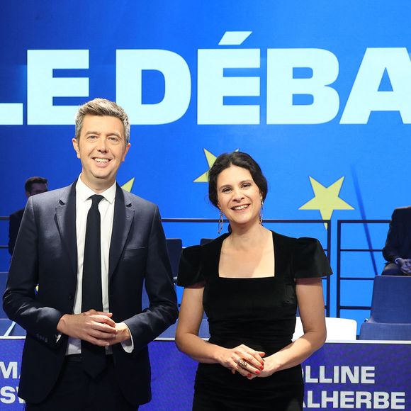 Maxime Switek et Apolline de Malherbe - Elections européennes 2024 : débat entre les têtes de liste sur BFM Tv le 27 mai 2024.

© Coadic Guirec / Bestimage