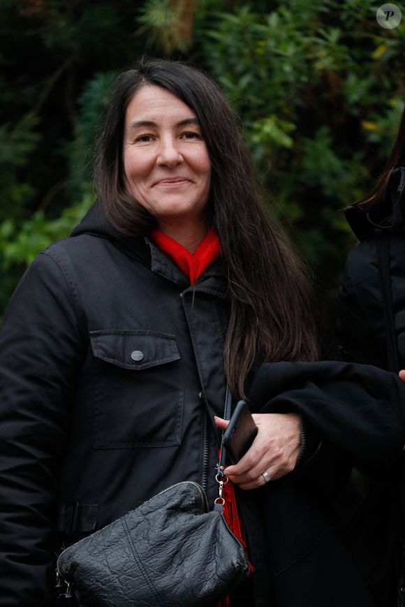 Fanny et Julie Pernoud, les filles de Georges Pernoud, arrivent à l'enregistrement de l'émission "Vivement dimanche" consacrée à leur père et diffusée le 9 janvier 2022. Paris. Le 15 décembre 2021.
© Christophe Clovis / Bestimage