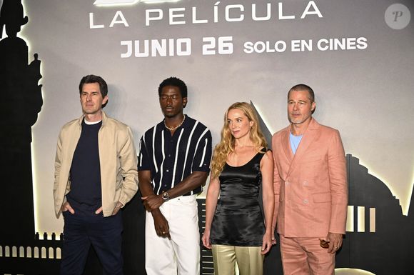 “Je ne plaisantais pas avec la sécurité, mais le risque zéro n’existe pas. Vous imaginez s’il lui était arrivé malheur ?”, se demande Joseph Kosinski

Joseph Kosinski, Damson Idris, Kerry Condon et Brad Pitt - Première du film "F1:The Movie" à Mexico, le 9 juin 2025. Agence / Bestimage