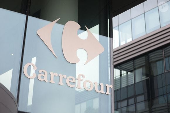 Atmosphère à l'entrée du siège du groupe Carrefour à Massy près de Paris le 28 mai 2025. Photo par Jeremy Paoloni/ABACAPRESS.COM