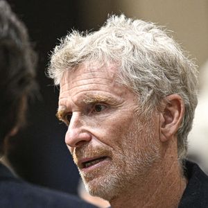 Denis Brogniart lors du dévoilement des affiches officielles des Jeux Olympiques et Paralympiques de Paris 2024 au Musée d'Orsay, à Paris, France, le 4 mars 2024. Photo par Victor Joly/ABACAPRESS.COM