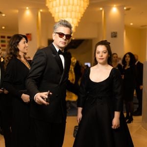 Benjamin Biolay et sa fille Anna - Personnalités à l'hôtel Martinez avant la montée des marches du film Indiana Jones et le cadran de la destinée (Indiana Jones and the Dial of destiny) lors du 76ème Festival International du Film de Cannes le 18 mai 2023.

© Tiziano Da Silva / Pierre Perusseau / Bestimage