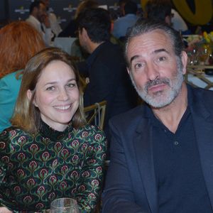 Jean Dujardin et Nathalie Péchalat (nouvelle présidente de l'association "Premiers de Cordée") - Dîner de charité Breitling à la Samaritaine pour l'association "Premiers de Cordée" à Paris le 4 avril 2024.  © Rachid Bellak/Bestimage