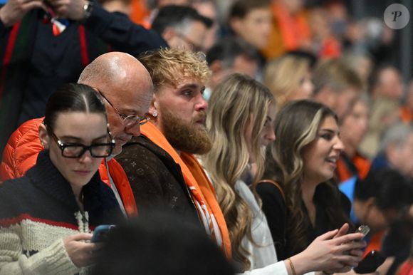 Le couple a été aperçu échangeant des signes de complicité juste après la course.

Jake Paul (fiancée Leerdam Jutta) pendant le patinage de vitesse, Jeux Olympiques d'hiver Milano-Cortina 2026 à Milano, Italie, 09 février 2026 
 IPA Sport/ABACA