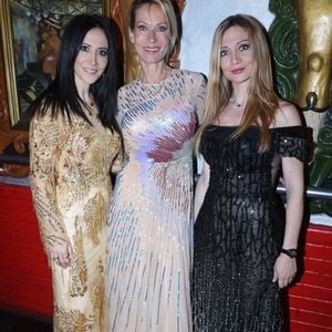 La comédienne, révélée par "Plus Belle La Vie" a accepté de se confier à "Purepeople".
Fabienne Carat, Rebecca Hampton et Carole Carat au défilé de Christophe Guillarme dans le cadre de la semaine de la mode à Paris le 5 mars 2025 à Paris, France. Photo by Jerome Domine/ABACAPRESS.COM