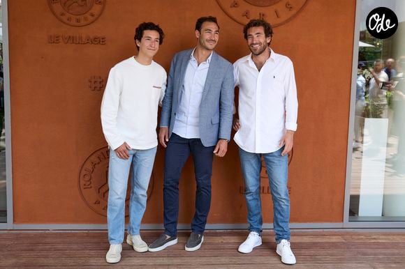 Il estime que les formats imaginés par la famille Kretz sur les réseaux sociaux sont désormais largement repris par la concurrence.

Louis Kretz, Valentin Kretz et Martin Kretz au village lors des Internationaux de France de tennis de Roland Garros 2024, à Paris, France, le 4 juin 2024.

© Jacovides-Moreau/Bestimage