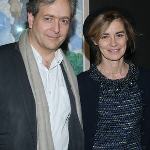 Avec qui elle file toujours le parfait amour

Anne Consigny et son mari Eric de Chassey - Avant-première de l'exposition consacrée à Chagall, Lissitzky, Malévitch... au Centre Pompidou à Paris le 26 mars 2018. © CVS/Bestimage