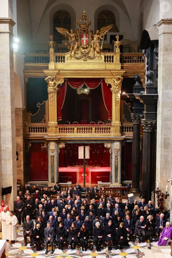 Le prince Dimitri de Yougoslavie,Eleonora Rajneri, Le prince Serge de Yougoslavie, Stanislas Fougeron, Le prince Aimone et la princesse Olga de Savoie Aoste, , Johannes Theo Niederhauser, Marina Ricolfi Doria, Le prince Emmanuel-Philibert de Savoie, La princesse Clotilde Courau de Savoie, La princesse Vittoria de Savoie, La princesse Luisa de Savoie, La princesse Maria Pia de Savoie, Elisabeth Janssens de Balkany, Asaea Reyna de Savoie - La cérémonie funéraire de Victor Emmanuel de Savoie, fils du dernier roi d'Italie, en la cathédrale Saint-Jean-Baptiste de Turin, le 10 février 2024.