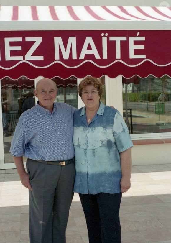 Rétro - Jean-Pierre Ordonez dit "Pierrot", mari de la cuisinière Maïté (Marie-Thérèse Ordonez) - Sur les photos Maïté en compagnie de son mari et aussi avec ses petits-enfants en mai 2003.