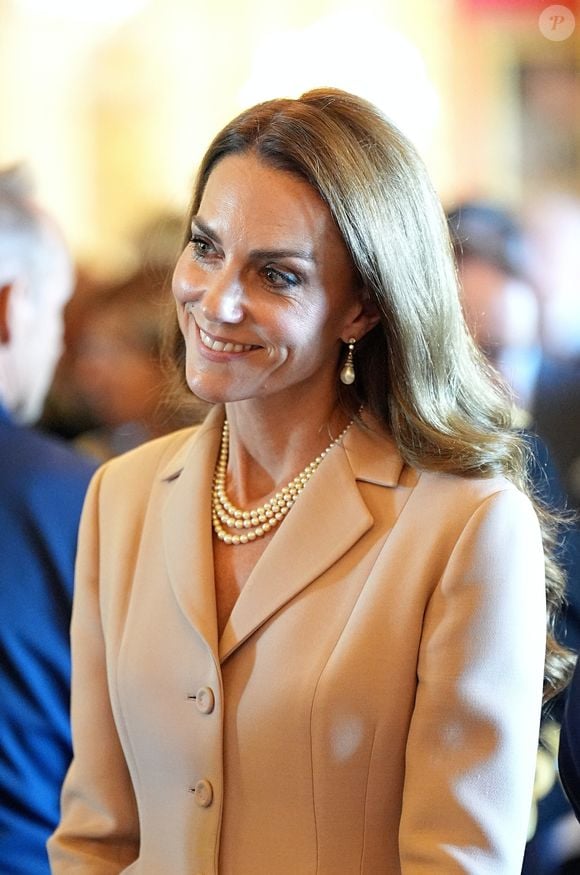 Catherine (Kate) Middleton, princesse de Galles, - E.Macron (président de la République Française) et B.Macron visitent la Royal Collection au château de Windsor, aux côtés du roi et de la reine consort d'Angleterre, le 8 juillet 2025. Le couple présidentiel français est en voyage officiel au Royaume Uni du 8 au 10 juillet 2025. ALPHA AGENCY / BESTIMAGE
