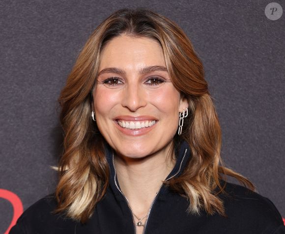 Avant de s'envoler pour le tournage de "Rendez-vous en terre inconnue", Laury Thilleman a partagé avec ses abonnés les coulisses de sa valise. 

Laury Thilleman - Soirée de lancement du Sidaction au Lido à Paris. © Denis Guignebourg/Bestimage