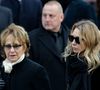 De nouveaux témoignages rapportent que sa fille Laura Smet a fait le choix de tout mettre sur pause pour veiller sur elle jusqu'à son dernier souffle.

Nathalie Baye et Laura Smet - Sorties de l'église de la Madeleine après les obsèques de Johnny Hallyday à Paris le 9 décembre 2017.
© Veeren / Bestimage