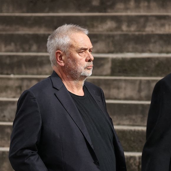 Ils ont écopé d’amendes, d’un stage de sensibilisation et du retrait de leur permis de chasse.

Luc Besson arrivant à la cérémonie des funérailles de l'homme d'affaires français Jean-Yves Le Fur à l'église Saint Roch à Paris, France, le 6 avril 2024. Photo par Nasser Berzane/ABACAPRESS.COM