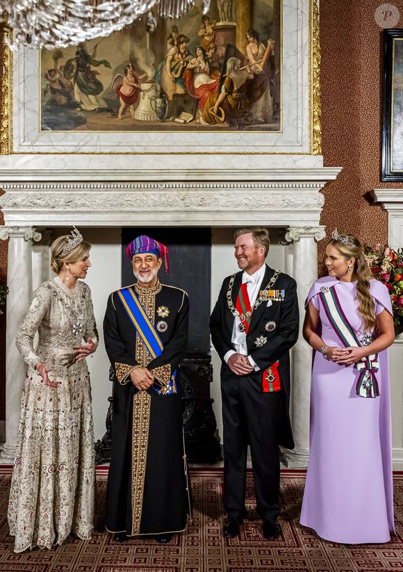 En 2023, elle a dû passer une année à Madrid pour poursuivre ses études après avoir reçu des menaces alors qu'elle étudiait à Amsterdam. 

Le sultan Haitham bin Tarik Al Said, la reine Máxima des Pays-Bas au banquet d'État au Palais royal lors de la visite d'État du sultan d'Oman aux Pays-Bas, premier jour à Amsterdam, aux Pays-Bas, le 15 avril 2025. © Dana Press / Bestimage