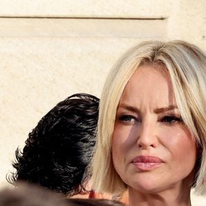 Rayonnante et audacieuse, la compagne de Marc Lavoine prouve une fois de plus qu’elle sait jouer avec son image sans jamais perdre de son éclat.

Adriana Karembeu - Réception de la France Music Week au Palais de l'Elysée dans le cadre de la Fête de la Musique à Paris le 20 Juin 2025. © Dominique Jacovides/Bestimage