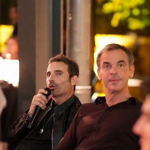 Richard Orlinski (ambassadeur de Hope, parrain du gala), Olivier Véran lors de la soirée annuelle de gala de l'association Hope au pavillon Gabriel à Paris le 14 octobre 2025.
L’association HOPE propose, à travers l’équithérapie et de nombreux ateliers artistiques, un accompagnement destiné aux femmes qui, après l’annonce de leur cancer, souhaitent se reconstruire émotionnellement et retrouver confiance en elles, au-delà du parcours médical.
© Anne-Sophie Guebey / Bestimage