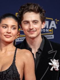 Timothée Chalamet et Kylie Jenner "sont entrés cagoulés" : les habitants de ce village français, bien connu de l'acteur, racontent ce qu'il s'est passé
