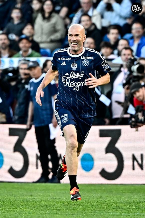 Zinedine Zidane - A l’occasion des 100 ans du parc Lescure, Bordeaux accueille au stade Chaban-Delmas un match de gala opposant les gloires des Girondins de Bordeaux au Variétés Club de France le mardi 14 mai 2024. Thierry Breton / Panoramic / Bestimage