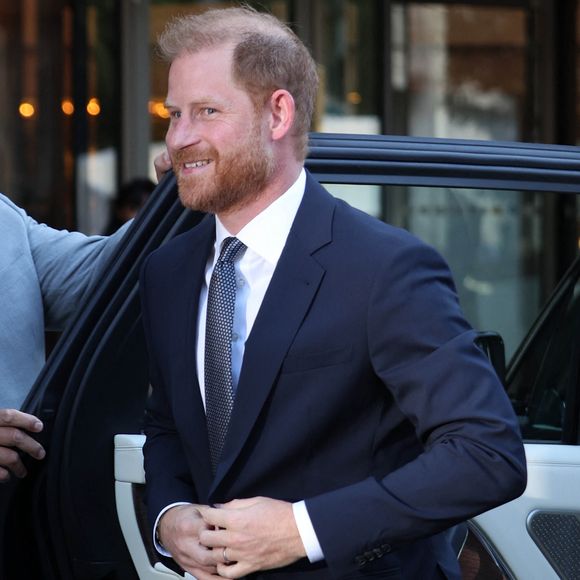 Le prince Harry arrivant à l'hôtel du Royal Lancaster à Londres. © GOFF  / BESTIMAGE